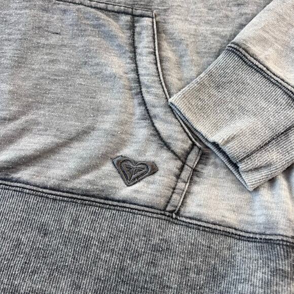 Roxy Women’s Sweatshirt Heather Gray Long Sleeve Back 1/4 heart Zip Sz Large - Picture 7 of 7